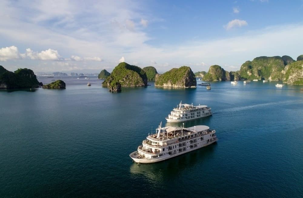 Hạ Long khoác lên mình vẻ đẹp trầm tĩnh của tháng 12