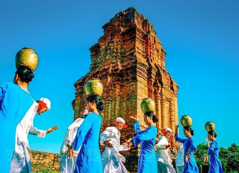 Mùa lễ hội Katê rực rỡ sắc màu