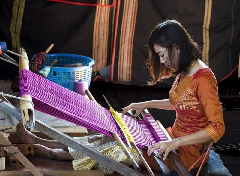 Làng dệt thổ cẩm Chăm Mỹ Nghiệp