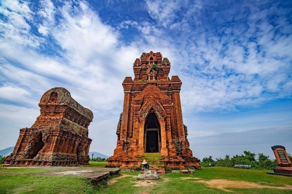 Tháp Bánh Ít Quy Nhơn tháng 10
