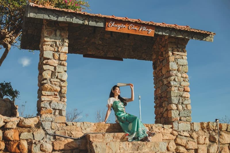 du lịch đà lạt tháng 11 ghé quán cafe