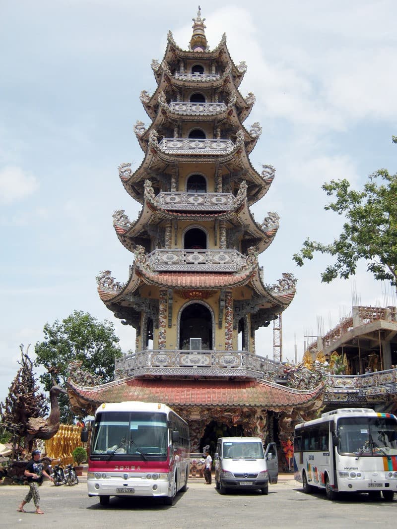 du lịch đà lạt tháng 11 ngắm chùa linh phước