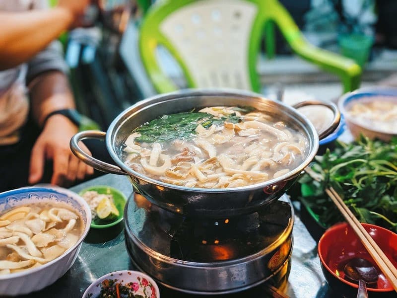 thời tiết đà lạt tháng 11 ăn lẩu gà lá é