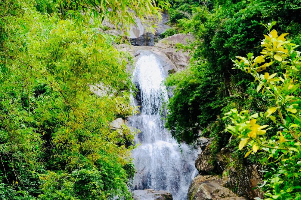 Thác Khe Vằn bình liêu