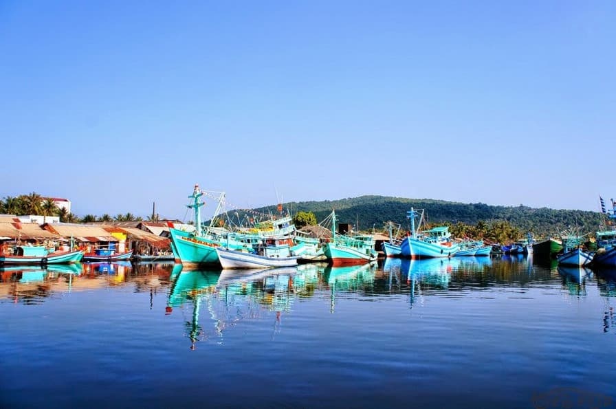 Khám phá làng chơi Hàm Ninh