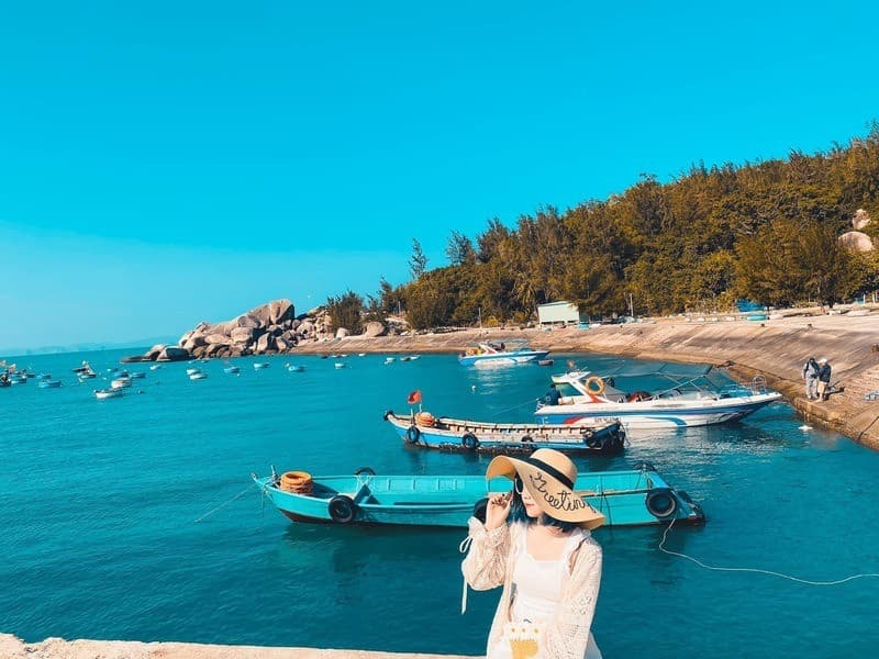 Quy Nhơn nổi tiếng với đường bờ biển đẹp mê đắm