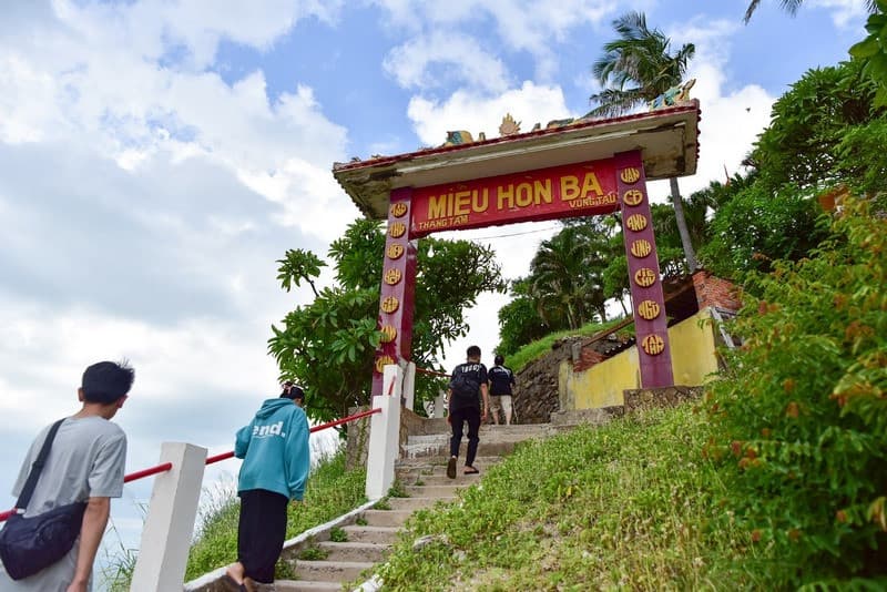tham quan miếu hòn bà vũng tàu