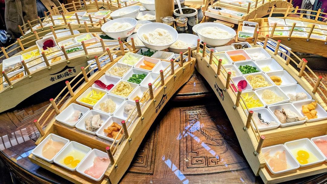 món ăn bún qua cầu