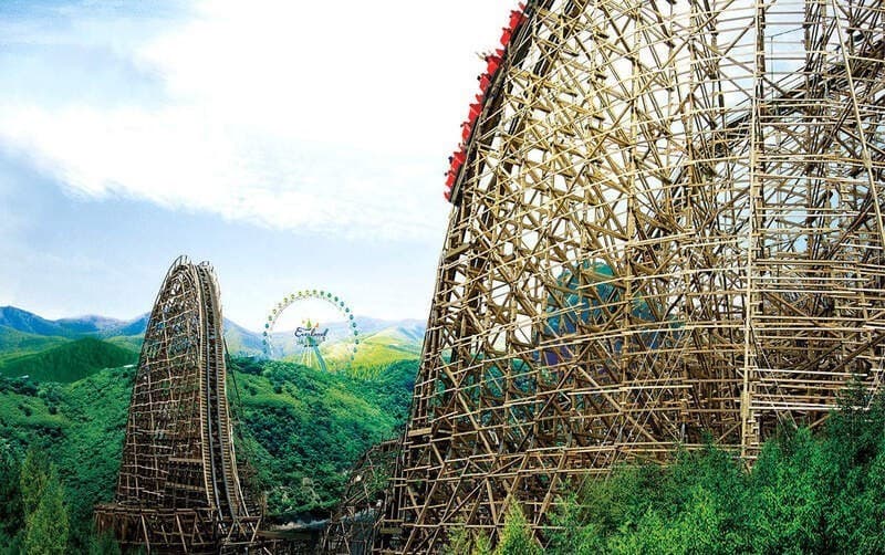 Tàu lượn gỗ T Express tại European Adventure