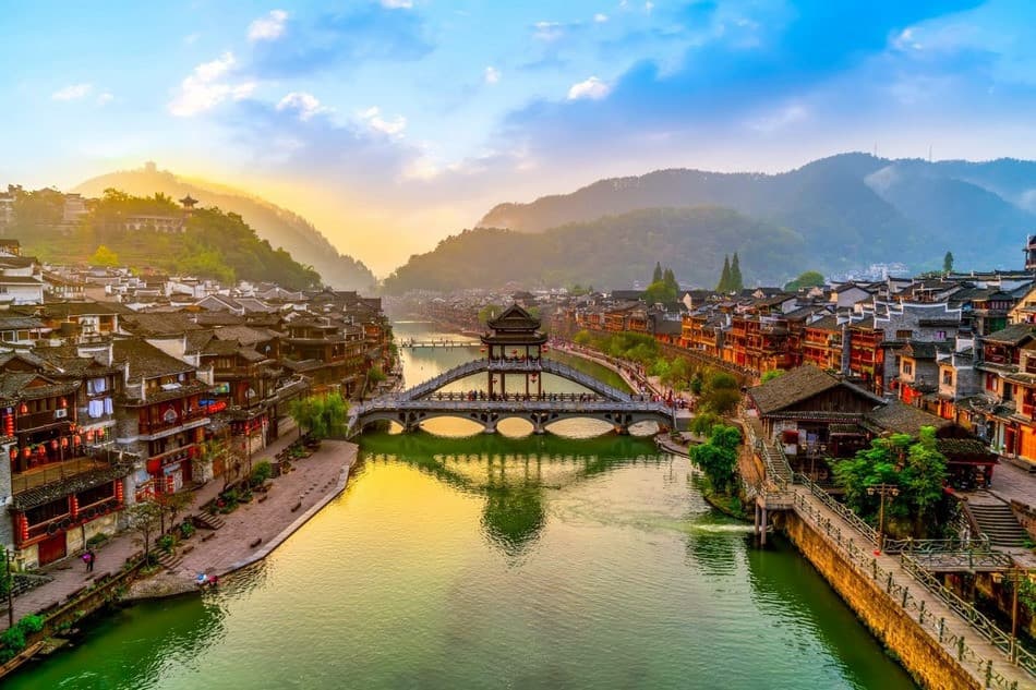 Phượng Hoàng cổ trấn