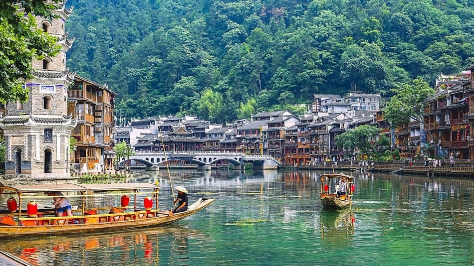 Du lịch Phượng Hoàng cổ trấn