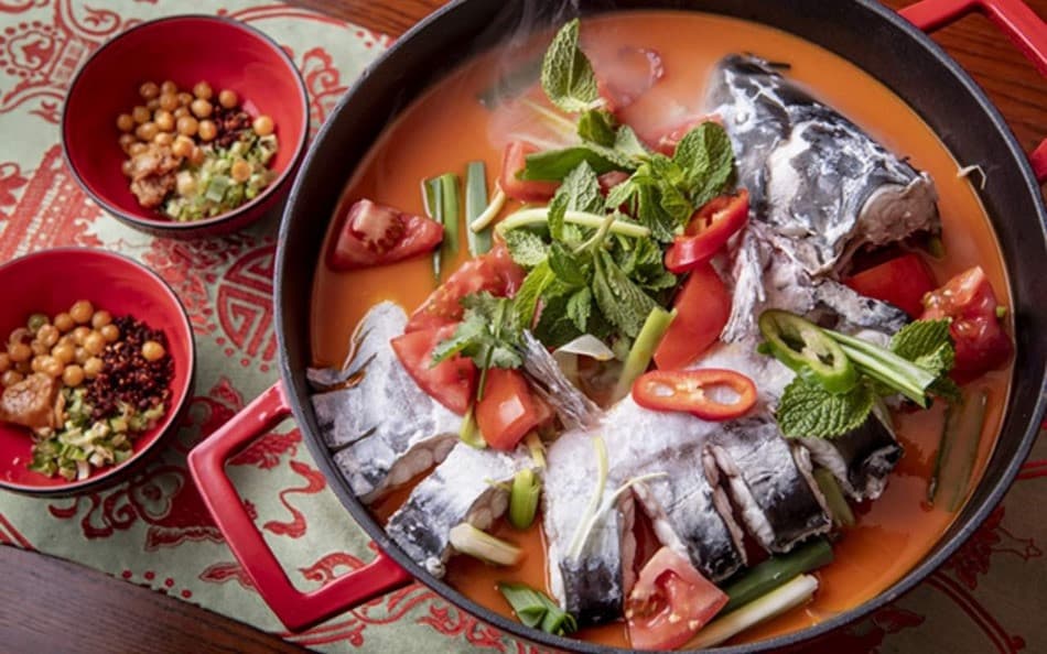 Lẩu cá cay phượng hoàng cổ trấn