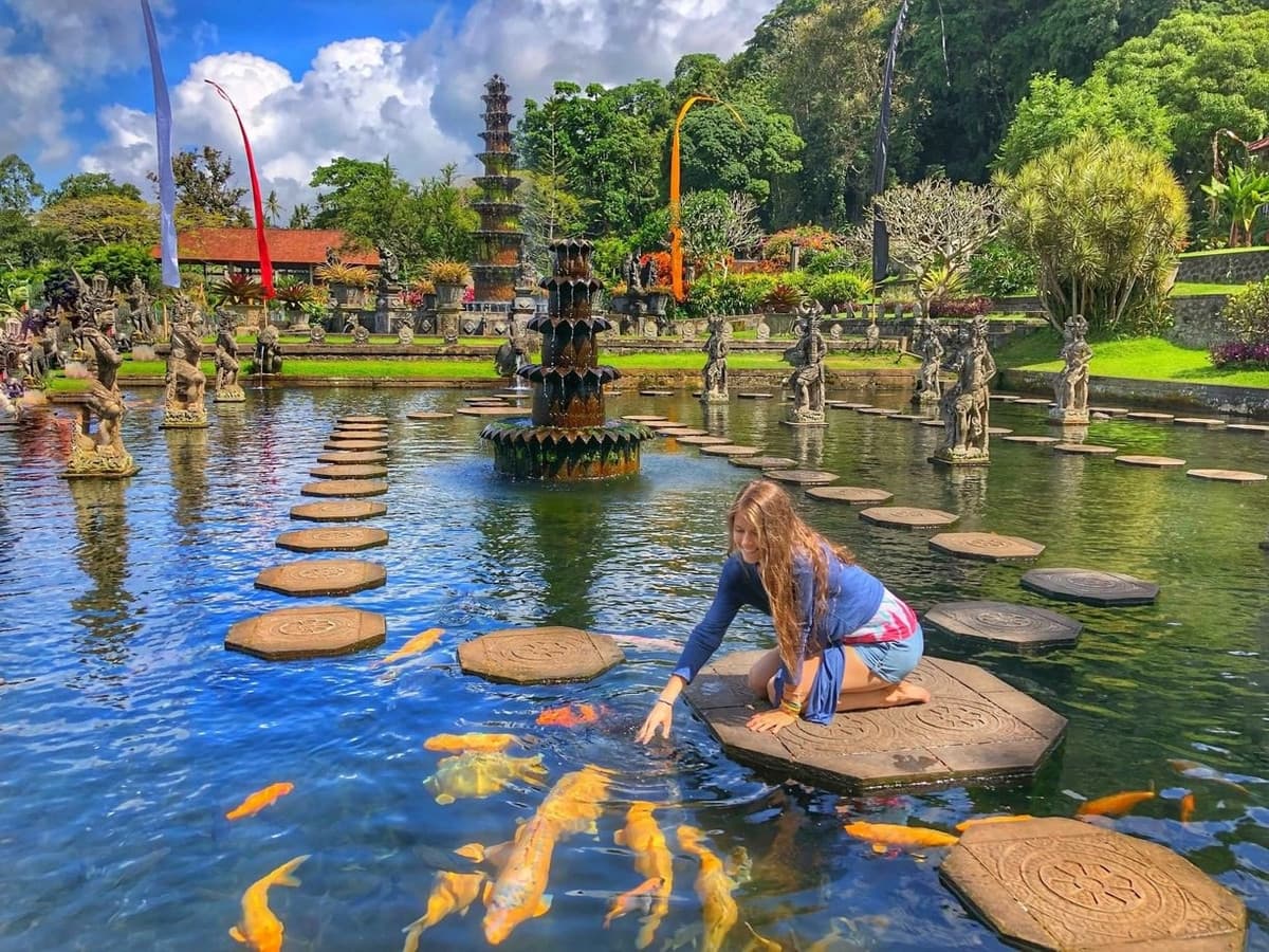 cung điện nước tirta gangga