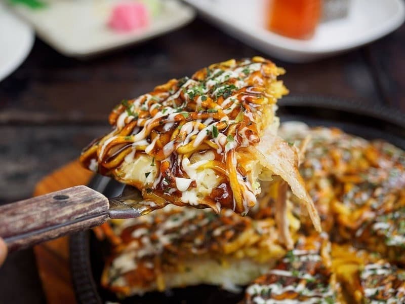 món ăn nhật bản bánh xèo okonomiyaki