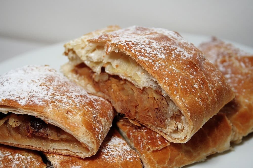 Bánh táo Apfelstrudel