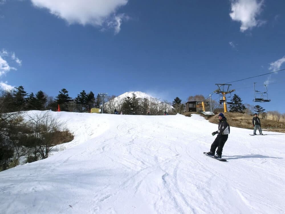 trượt tuyết tại Fujiyama Snow Resort