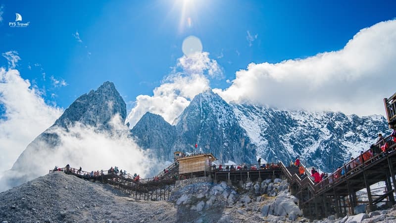 núi tuyết Ngọc Long