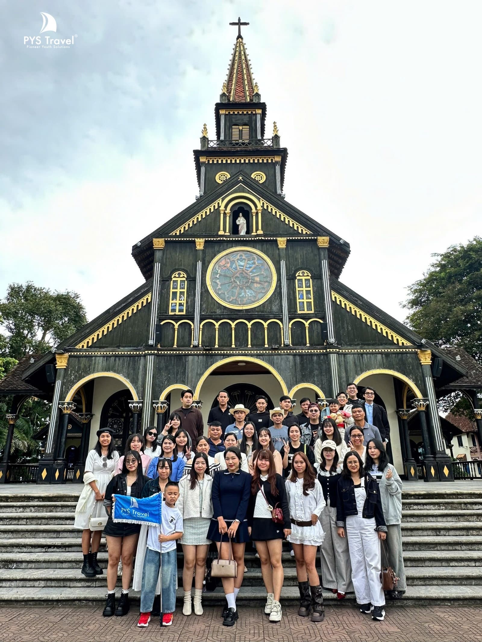 Nhà thờ Gỗ Kon Tum, tour Măng Đen Tết âm lịch