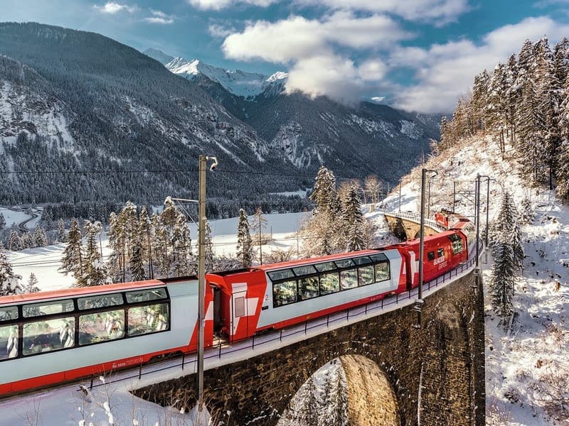 mùa đông châu âu ở Thụy Sĩ đi tàu Glacier express