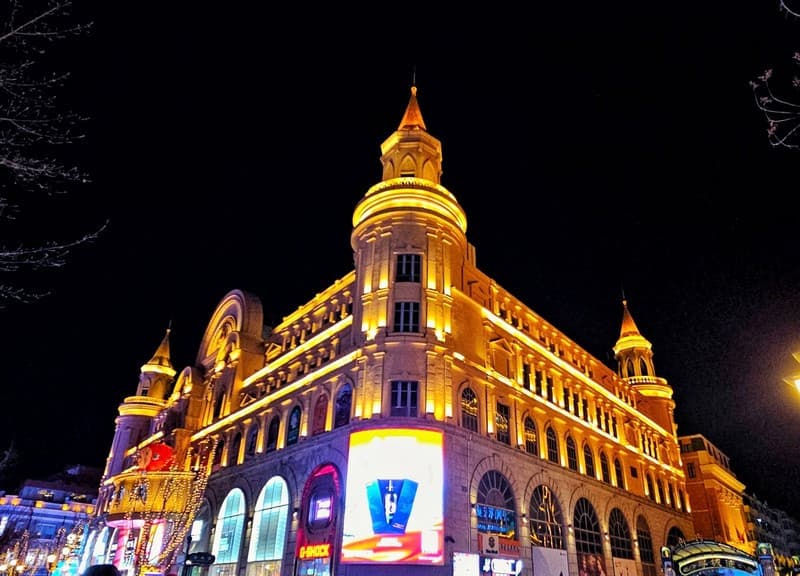 màn đêm cáp nhĩ tân