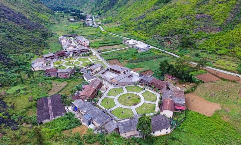 cách di chuyển đến làng văn hóa h'mông