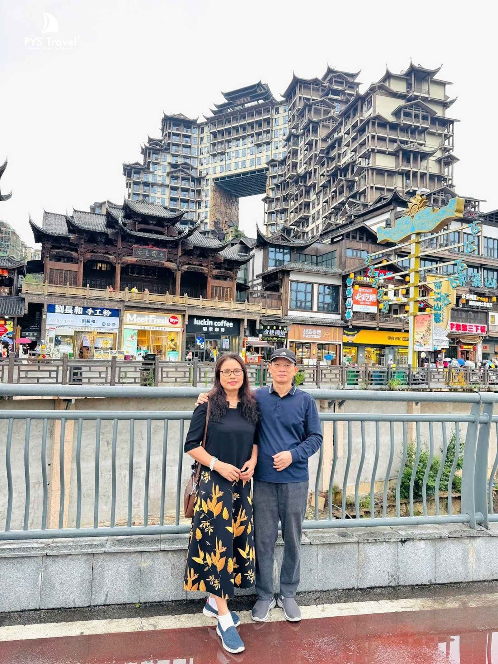 72 Kỳ Lầu, Tour Trường Sa - Phượng Hoàng Cổ Trấn - Miêu Trại Mặc Nhung - Trương Gia Giới - Thất Tinh Sơn