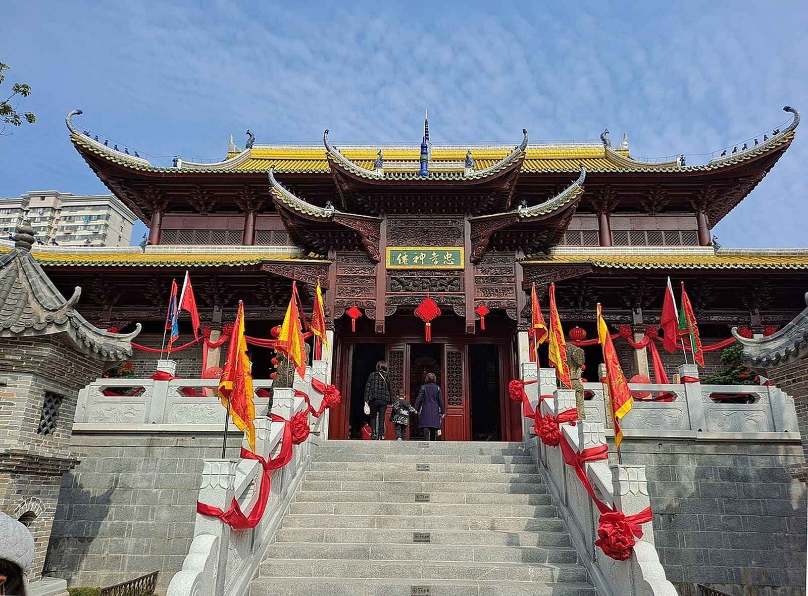 Cung Vạn Thọ, Tour Trường Sa - Phượng Hoàng Cổ Trấn - Miêu Trại Mặc Nhung - Trương Gia Giới - Thất Tinh Sơn