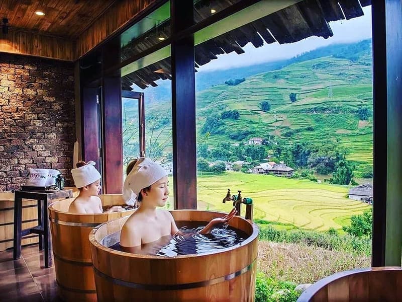 tắm lá người dao đỏ