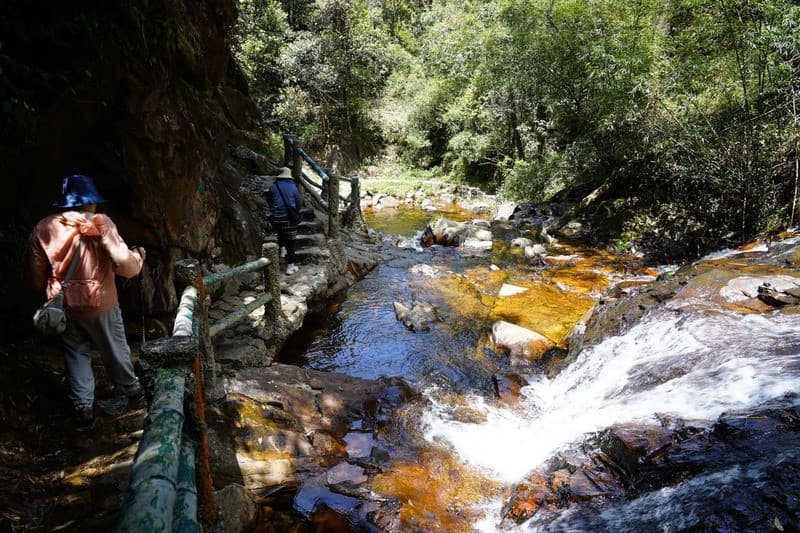 Đường trekking thác Tình Yêu Sa Pa
