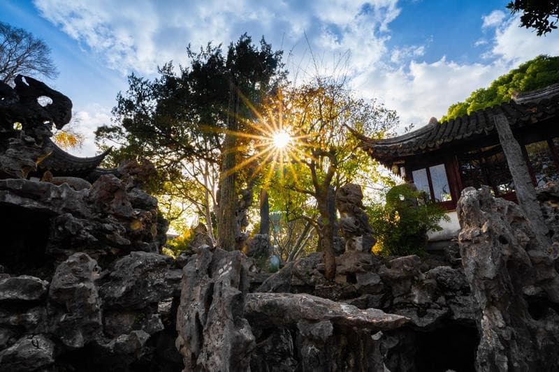 Ngọa Vân Thất, Yến Dự Đường