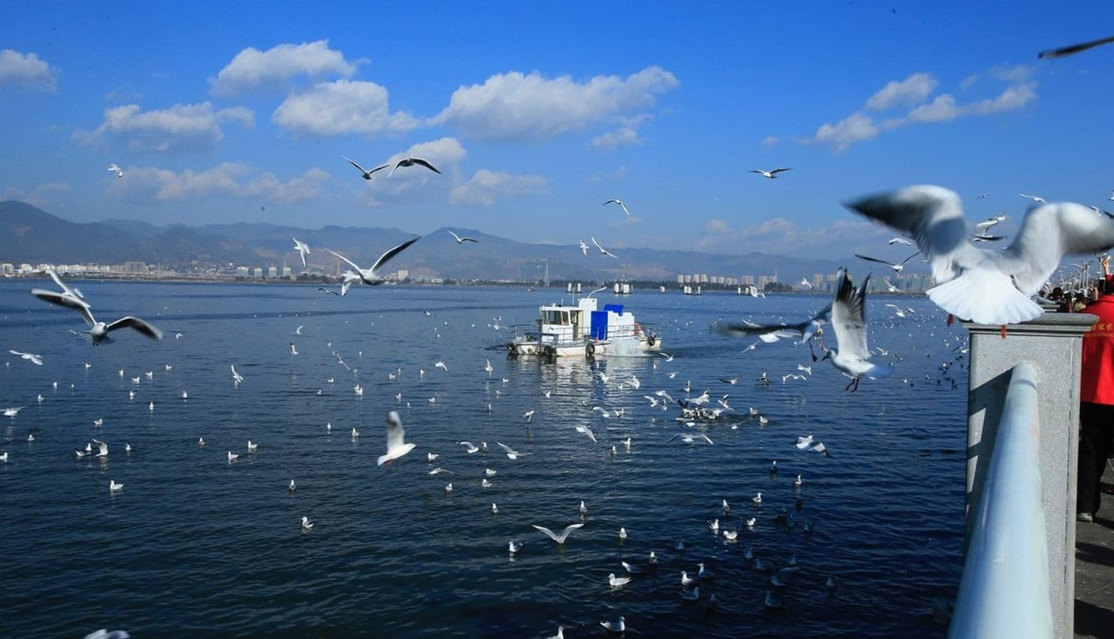 Hồ Điền Trì, Tour Côn Minh - Kiệu Tử Sơn