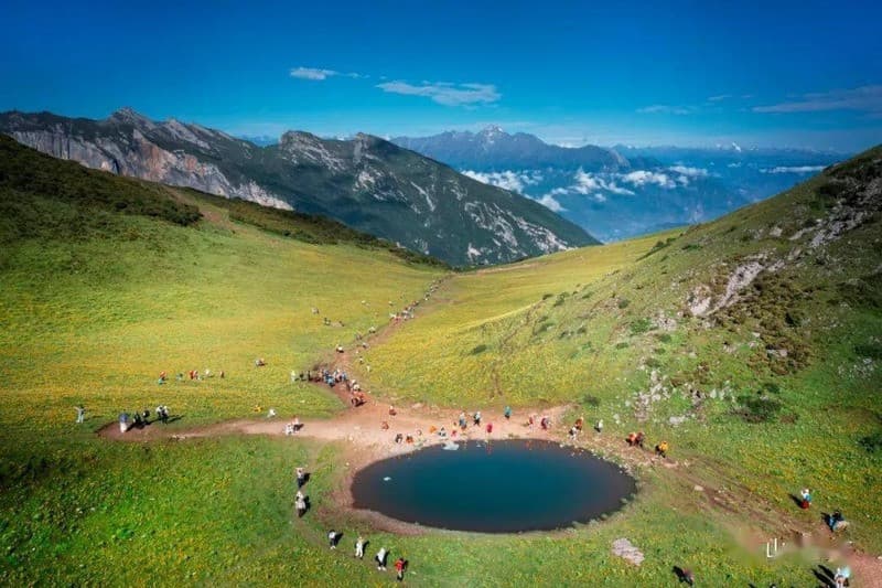 trekking quanh núi Minshan