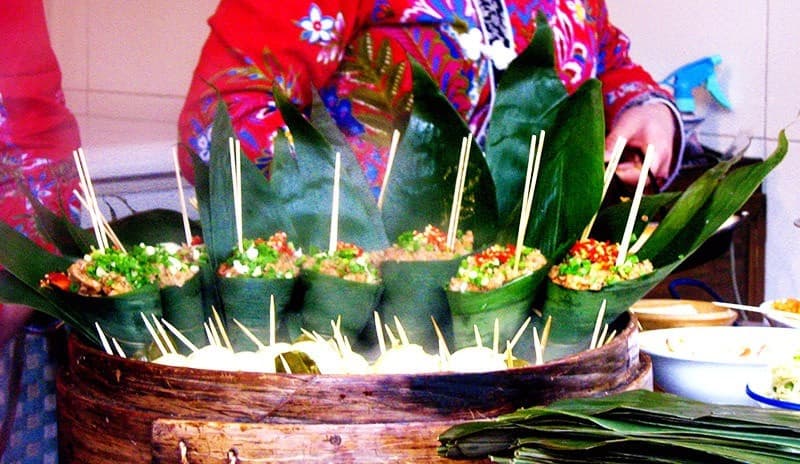 Thịt hấp lá tre