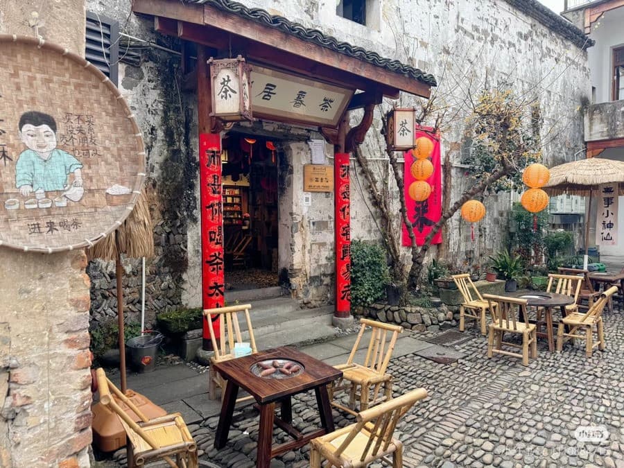 không gian thưởng trà trong Long Môn cổ trấn