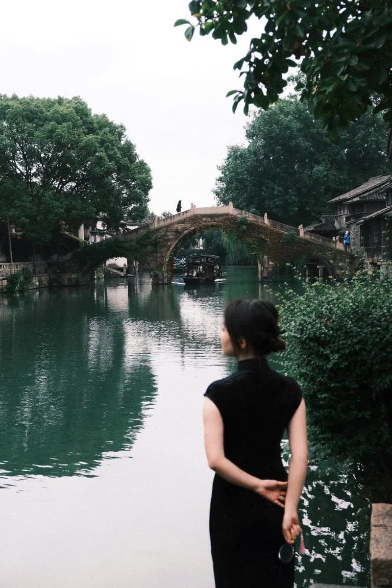 cầu thủy mặc ô trấn