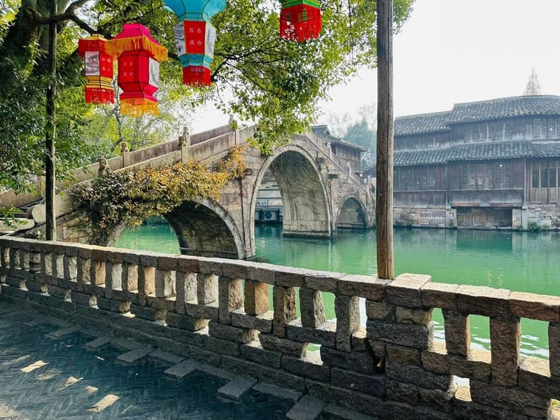 cầu thủy mặc ô trấn