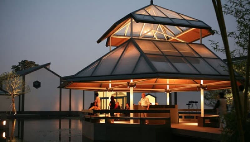 dạo quanh bảo tàng