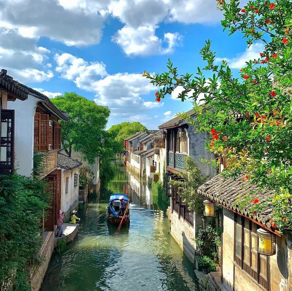 ngồi thuyền thưởng ngoại ô trấn