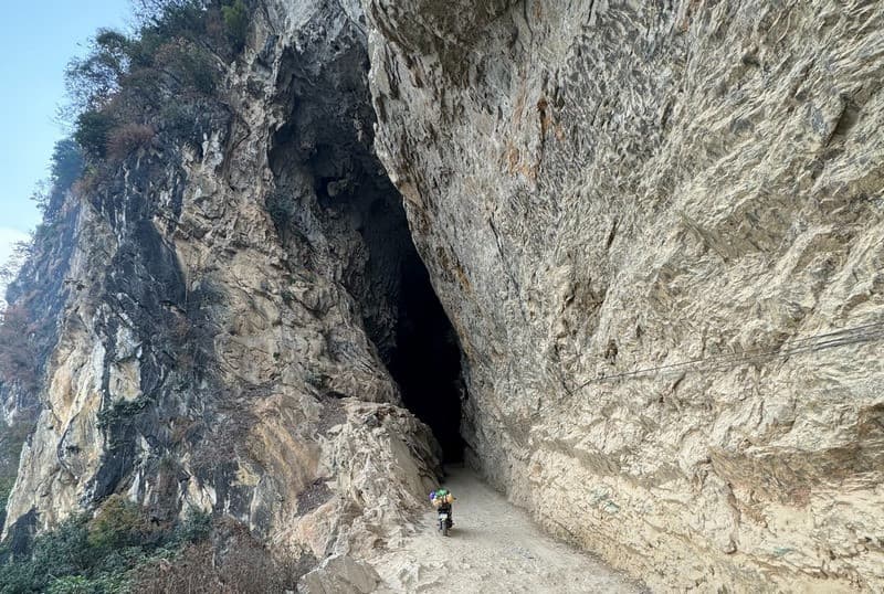 Hang Bản Thẳm Thuận Châu Sơn La