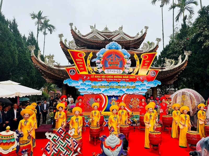 lễ hội chùa hương