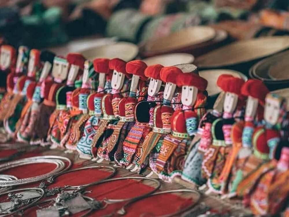 chợ cốc lếu nhiều mặt hàng đa dạng văn hóa