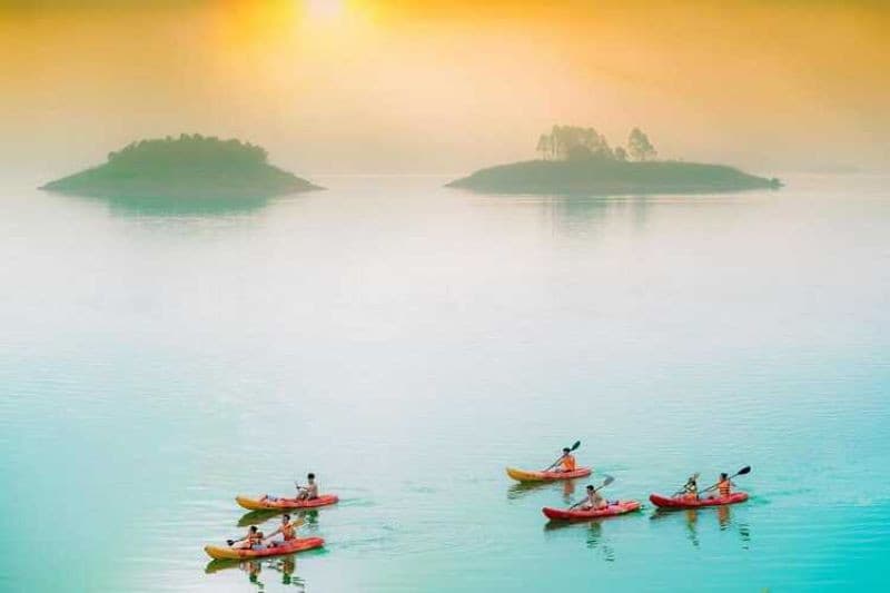chèo thuyền kayak