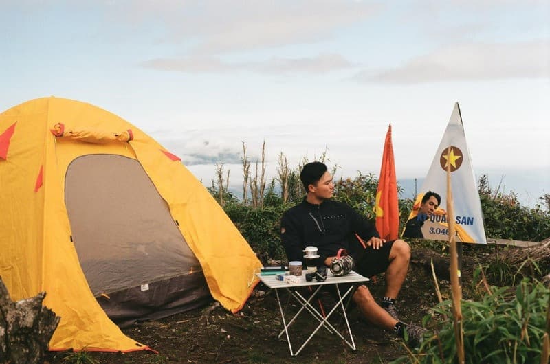 Ngủ lều giữa rừng nguyên sinh Kỳ Quan San