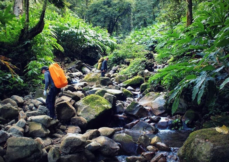 Người mới nên chọn cung trekking Kỳ Quan San nào