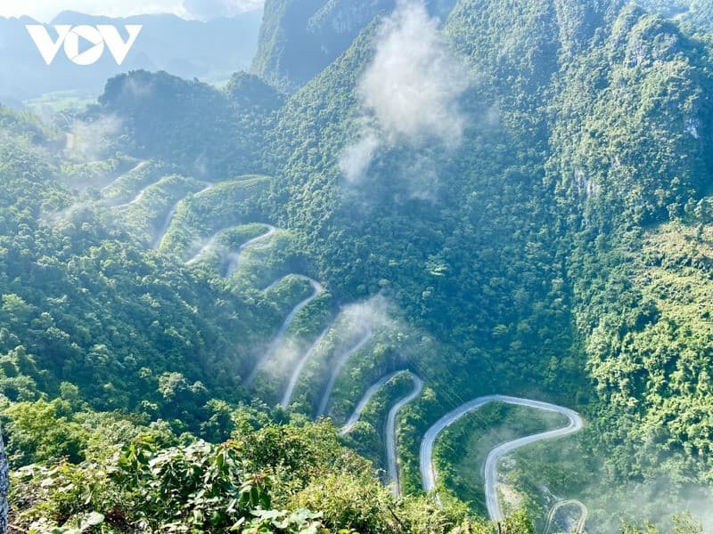 Thời điểm đi đèo Mẻ Pia cao 14 tầng Cao Bằng