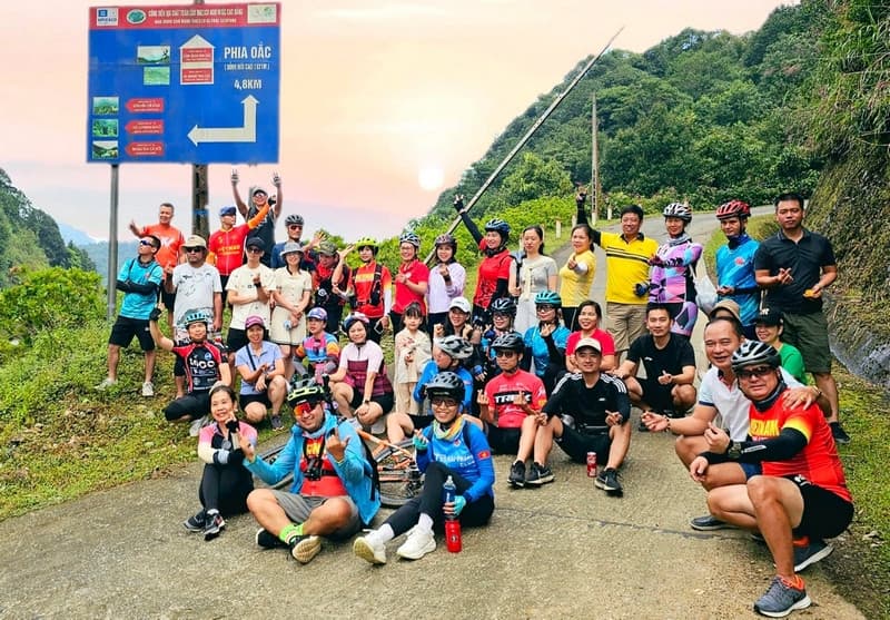 trekking núi mắt thần