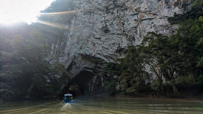 du lịch Động Puông mùa nào đẹp nhất