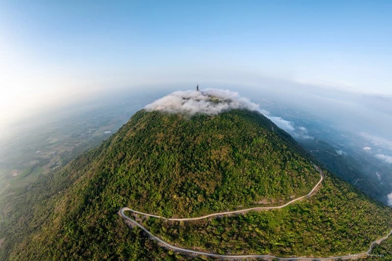 Núi Bà Đen cao bao nhiêu mét