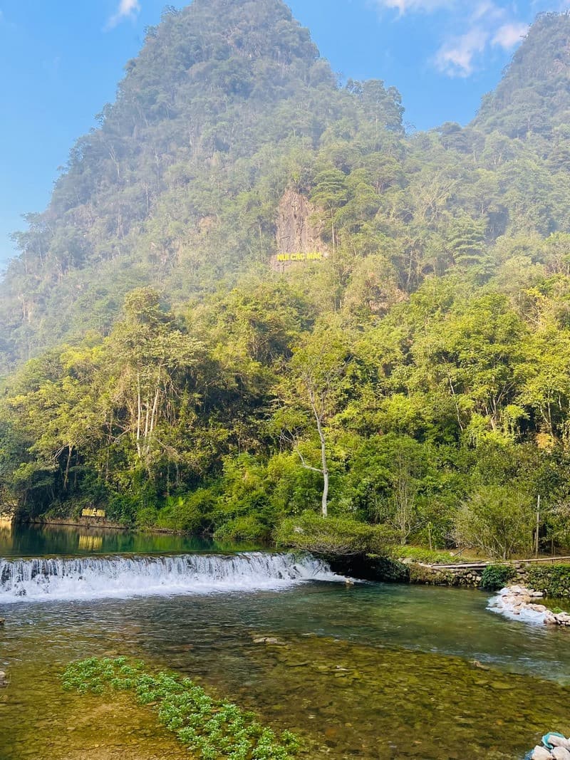 núi các mác cao bằng