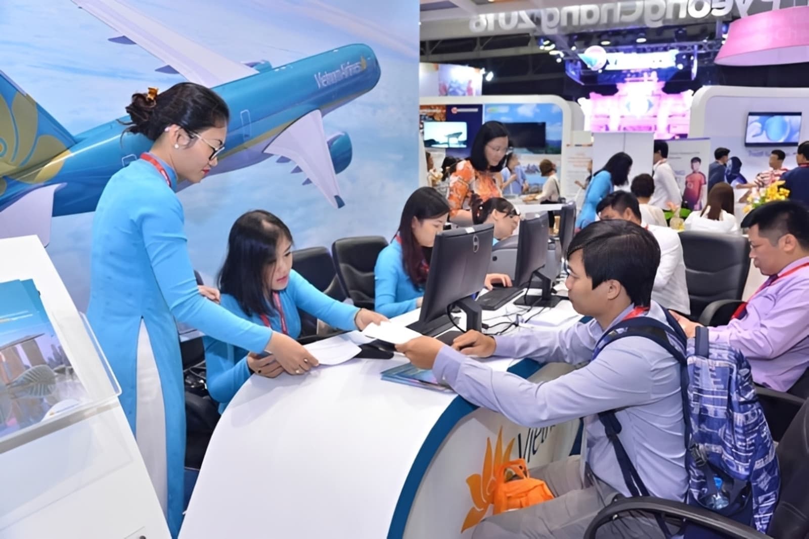 Mua vé máy bay đi Đà Nẵng ở đâu